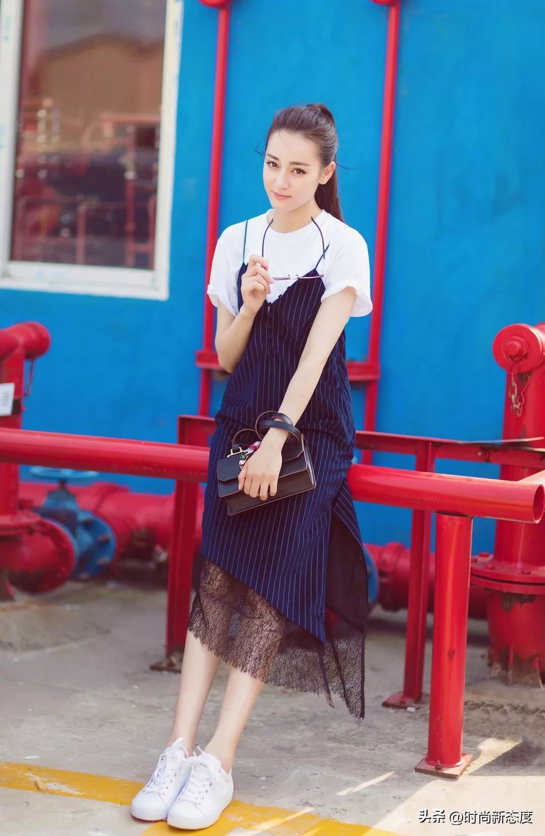 明星穿搭进阶之路_衣品 女明星_迪丽热巴和杨紫衣品变化